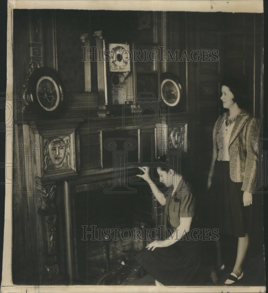 1941 Press Photo Fireplace At St. Charles Hotel, Cairo - Historic Images