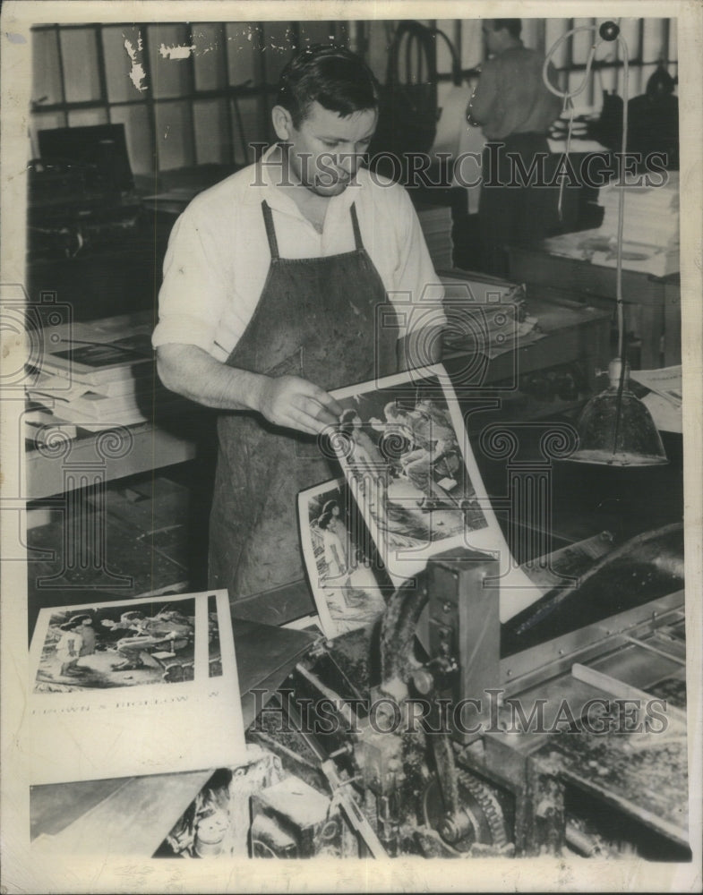 1945, Plant World Calender Maker Brown Paul - RRU65525 - Historic Images