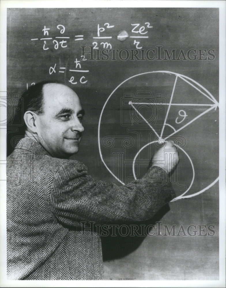 1982 Press Photo Scientist and Teacher - RRU65973 - Historic Images