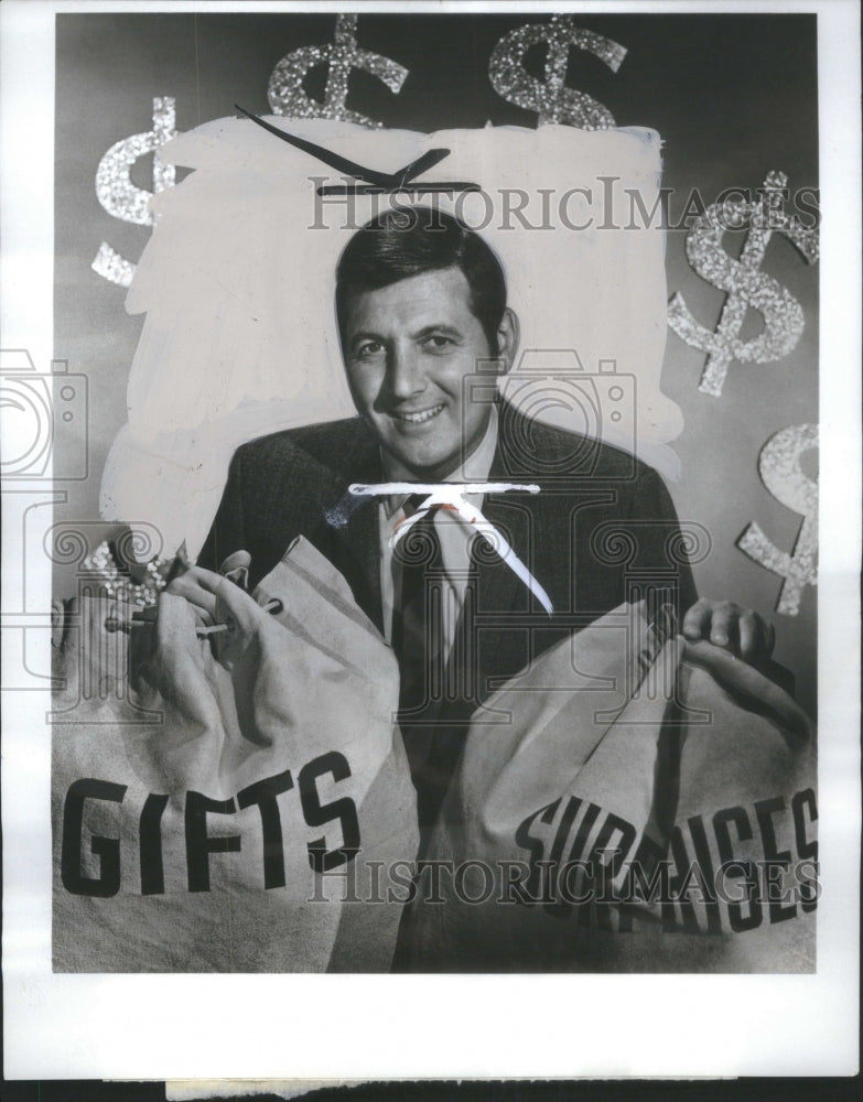 1969 Press Photo Monty Hall Actor Host Deal Game Show - RRU66871 - Historic Images