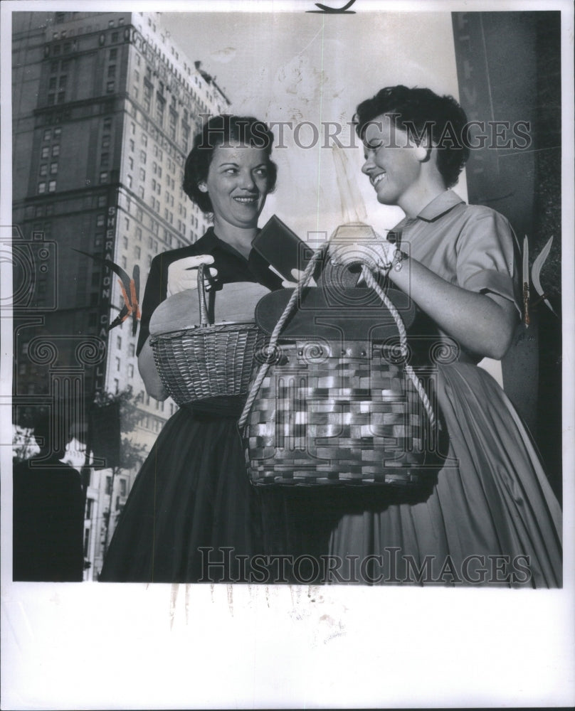 1960 Press Photo Handbags - Historic Images