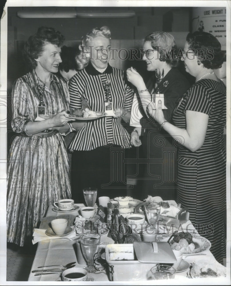 1959 Win Low Calorie Cook-Off-Historic Images