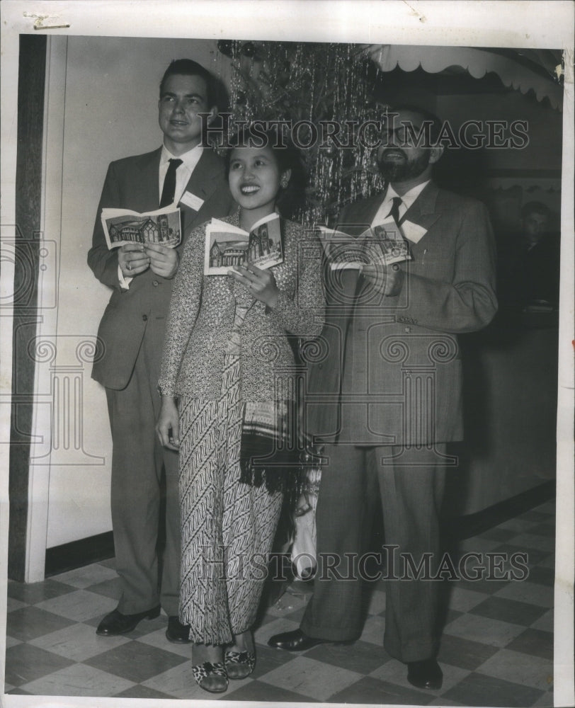 1957 Press Photo YMCA Christmas Carols - RRU68141 - Historic Images