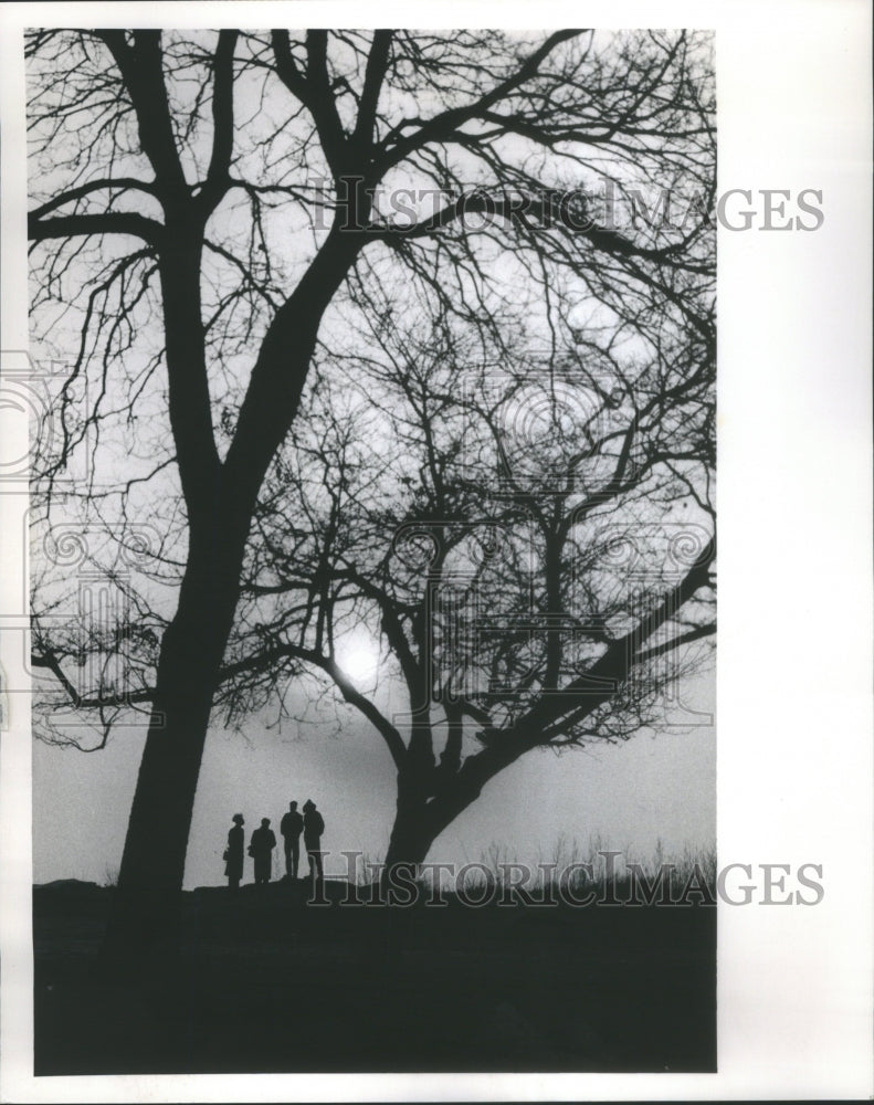 1989 Chicagoans Gather For Easter Sunrise - Historic Images