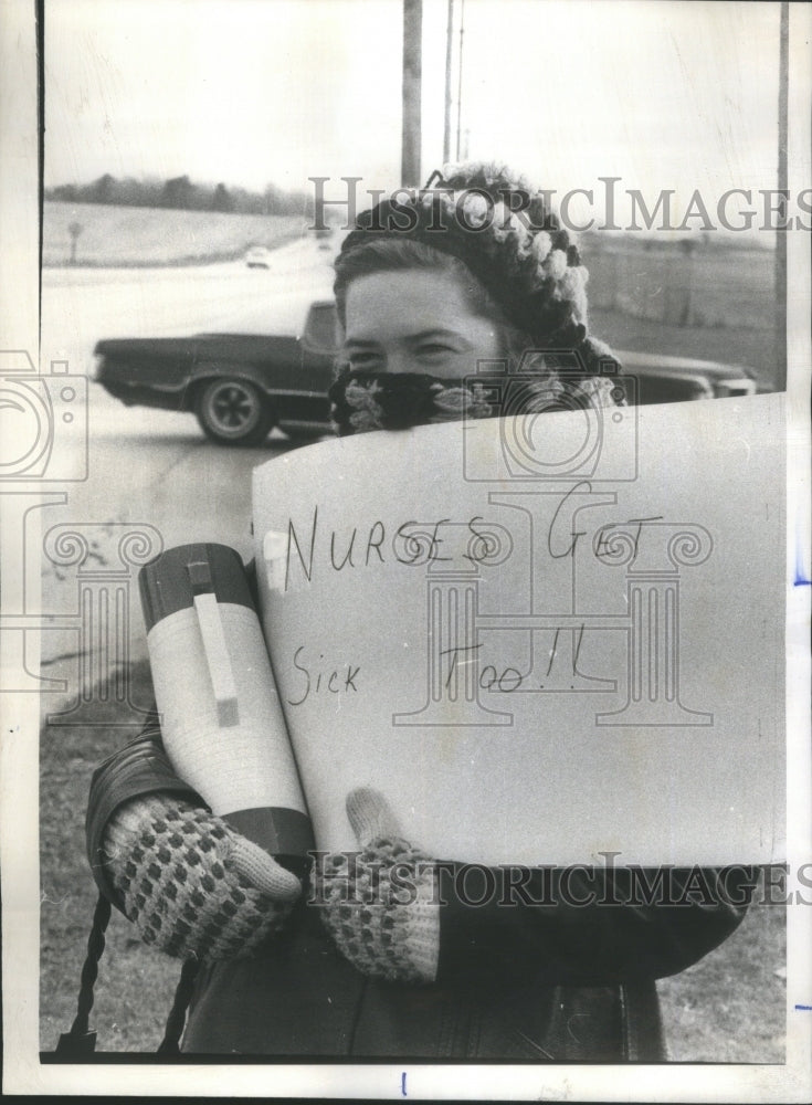 1976 Press Photo Nurses Strike Protest Picket Chicago - Historic Images