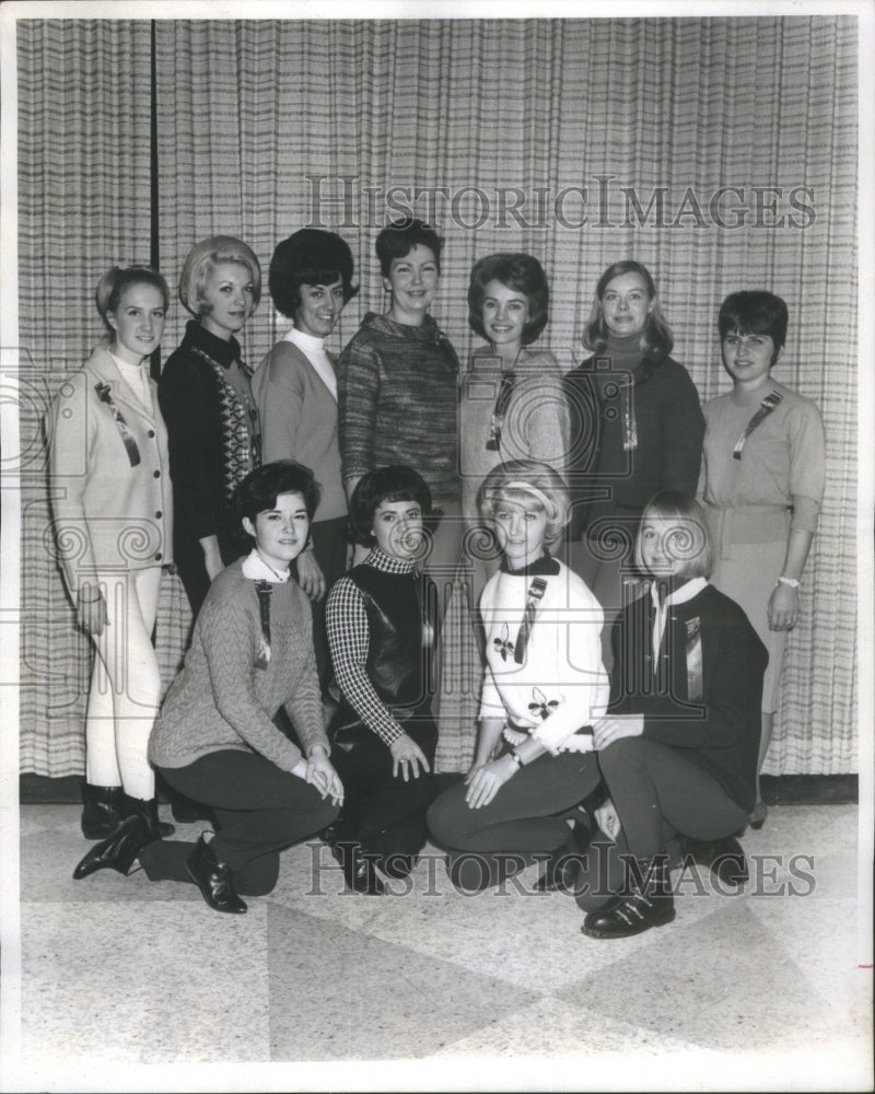 1965 Oak Park Ski Club Queen Candidates.-Historic Images