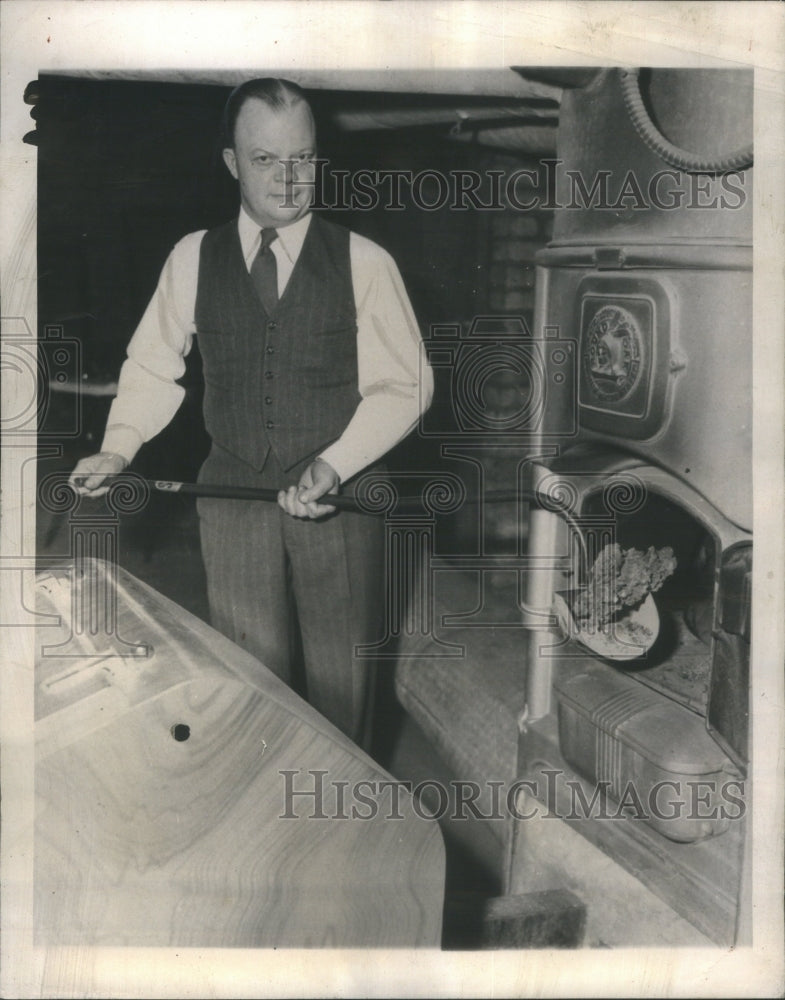 1946 Press Photo Carl Anderson Bloomington Inventor - RRU69005 - Historic Images