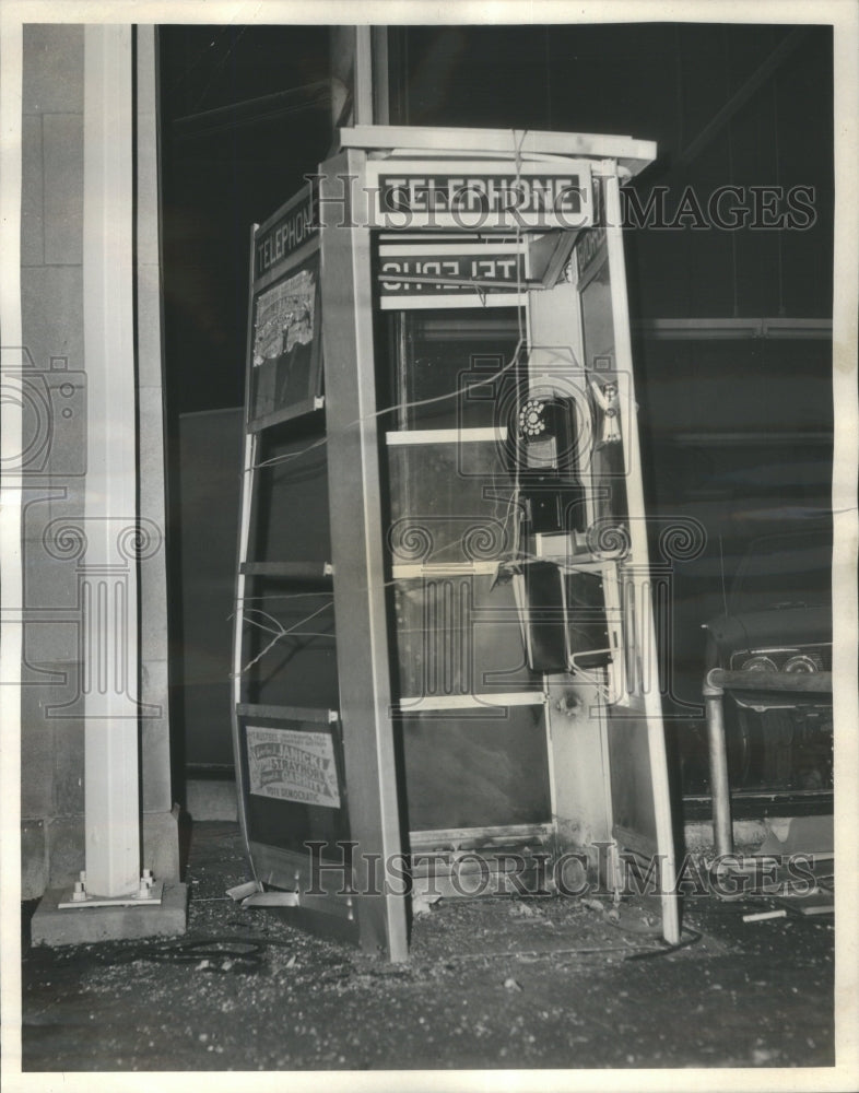 1965 Chicago bomb phone booth-Historic Images