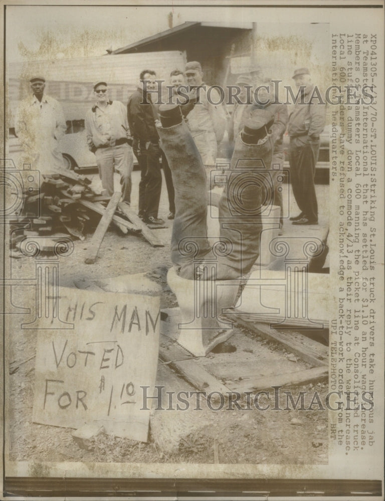 1970 Press Photo Teamsters International Strike Picket - Historic Images