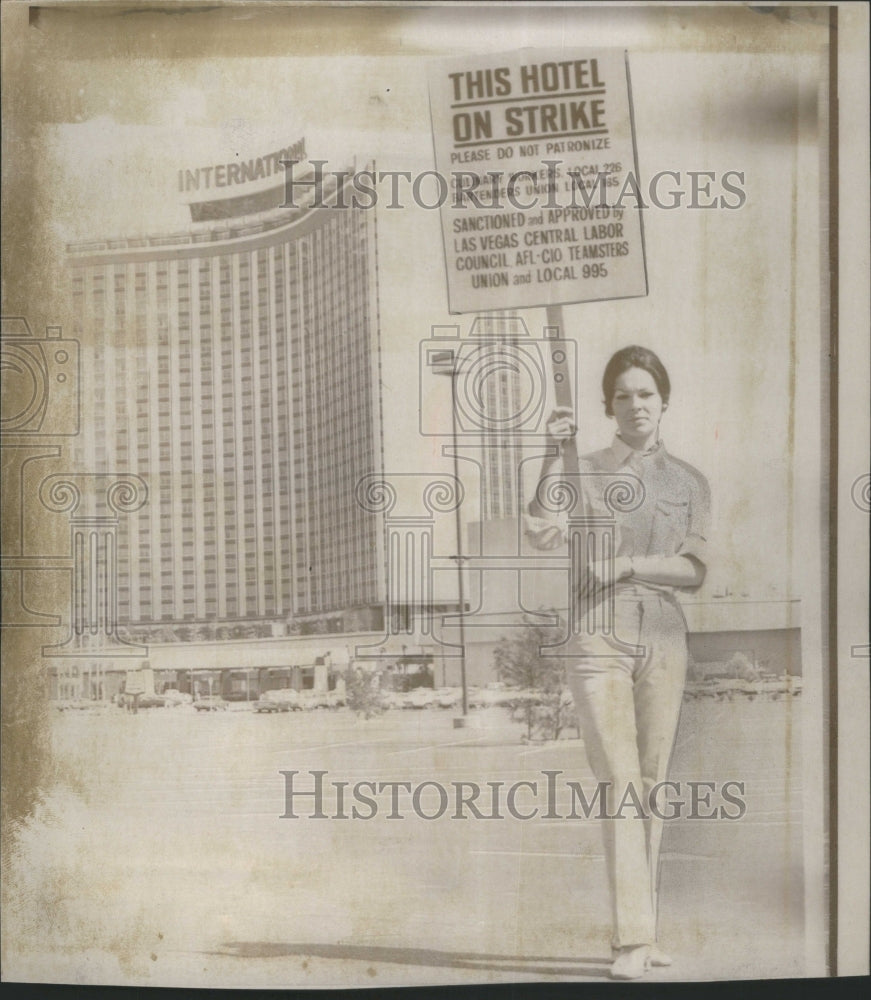 1970 Picketting Las Vegas Strip Hotel-Historic Images