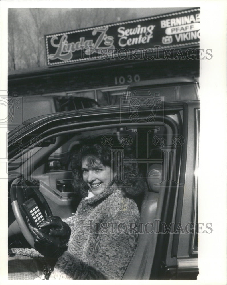 1988 Press Photo Linda Zachman Owner Linda Z&#39;s Store - Historic Images