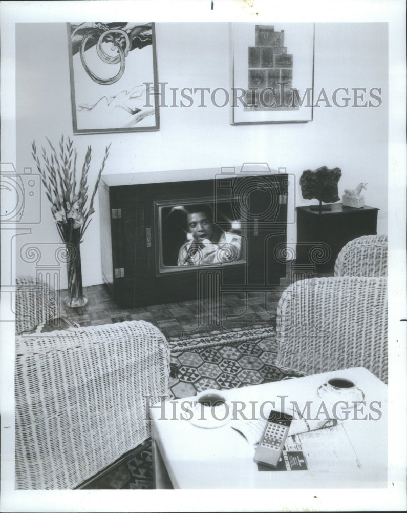 1985 Press Photo Built Stereo System TV Diagonal Sound - RRU69991 - Historic Images