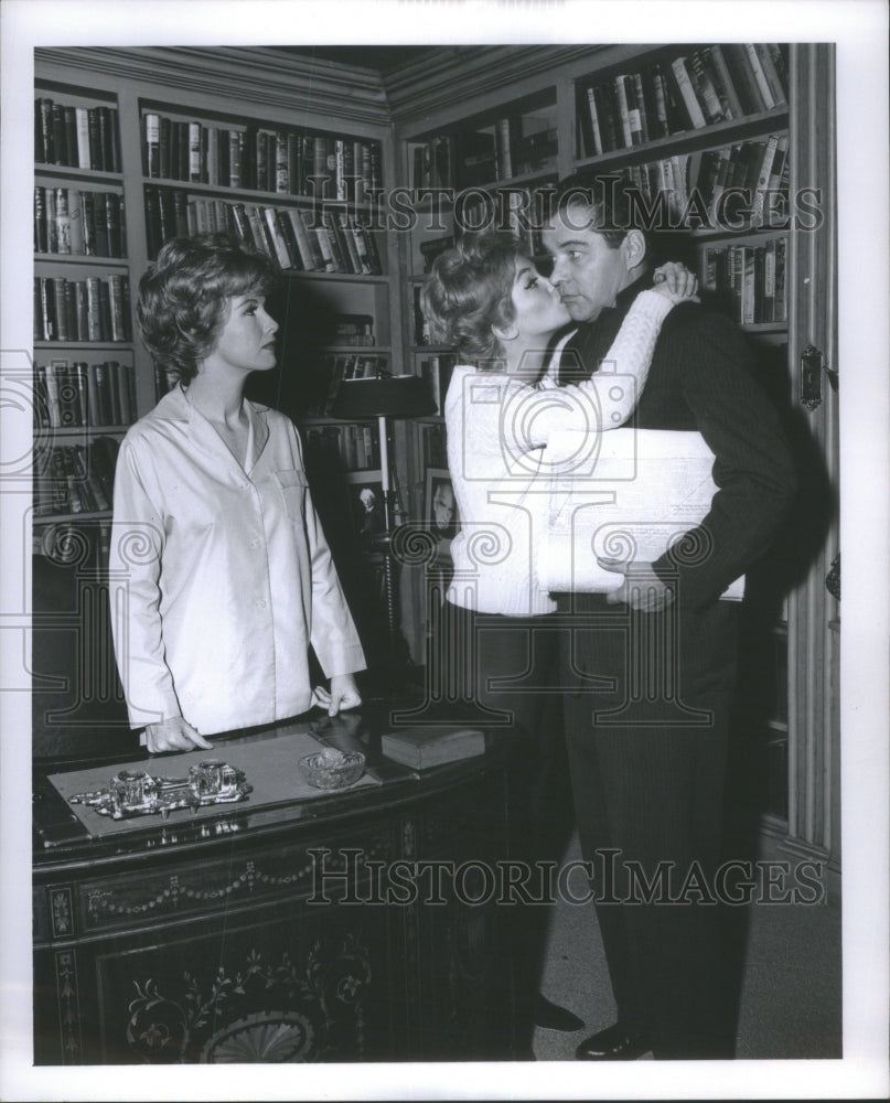 1963 Press Photo Mary Blackstone theater Scott McKay - RRU70155 - Historic Images