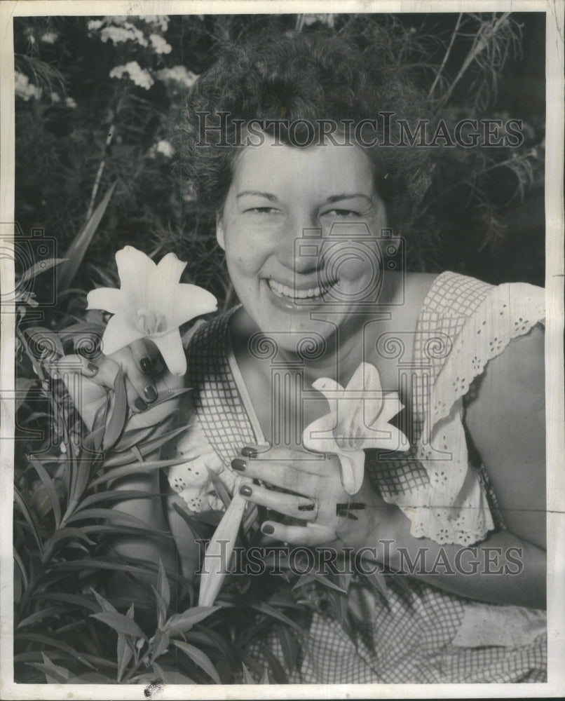 1953 Mrs. William Green Easter Lilly - Historic Images