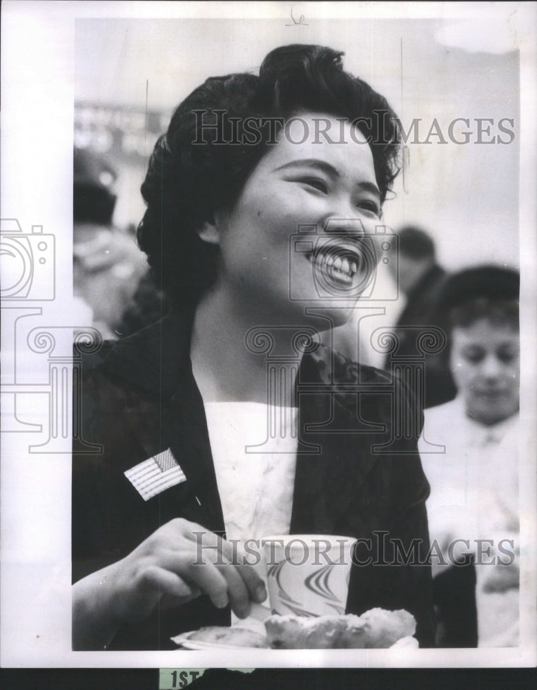 1963 Press Photo Michiko Lambert Market Road Citizen - Historic Images