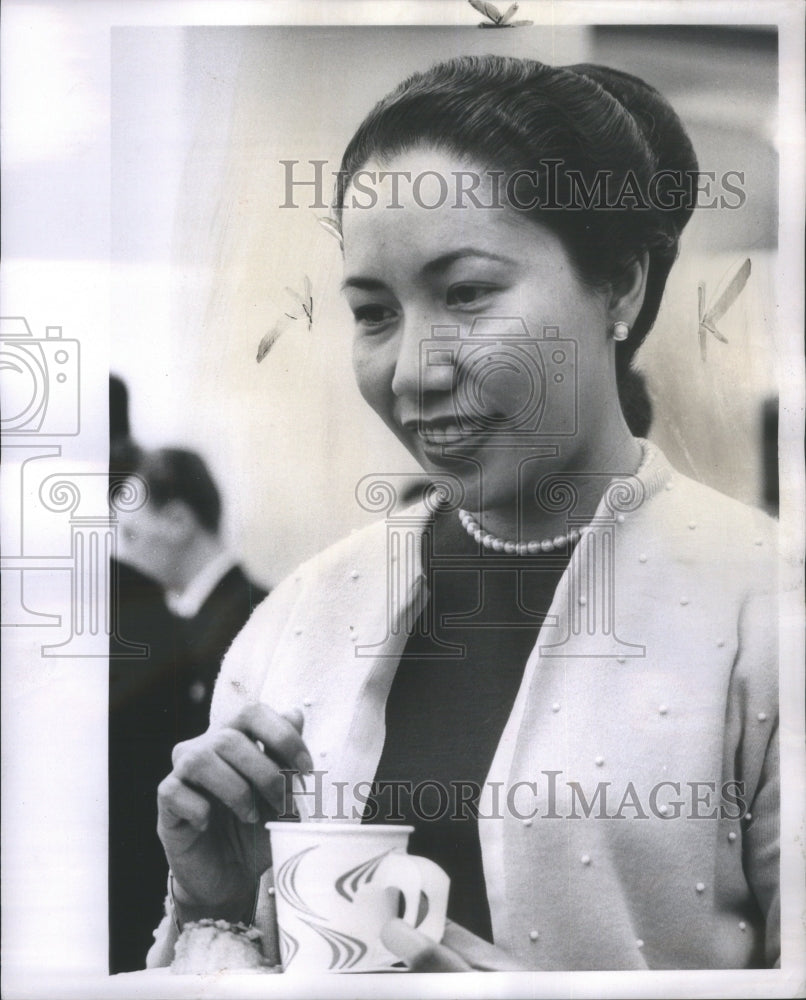 1963 New citizenship Pacita Manalo Custer - Historic Images