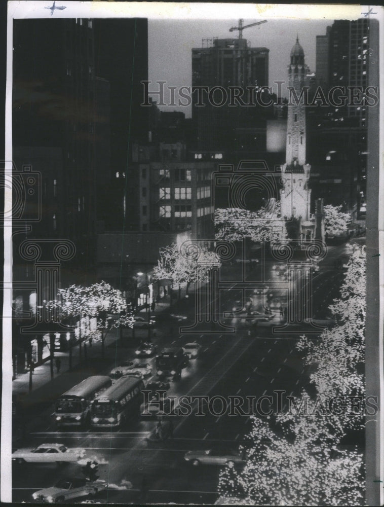 1970 Press Photo Avenue White Lights Chrismas - RRU71045 - Historic Images