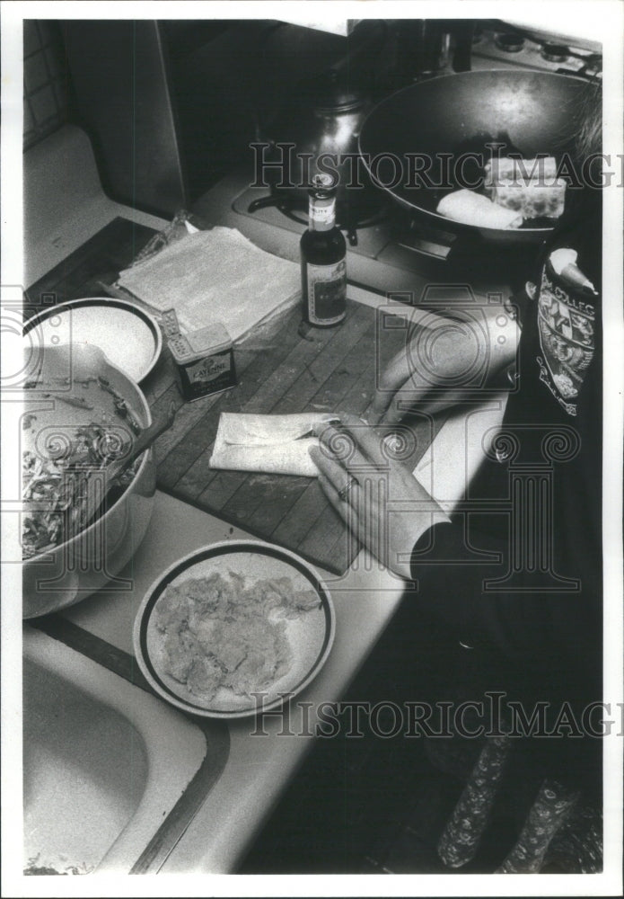 1990 Drucilla Coates egg rolls JapaneseFood - Historic Images