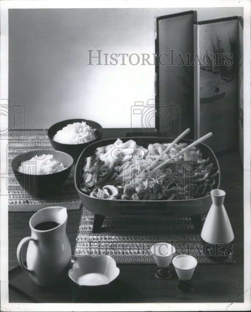 1974 Art artists Japanese sukiyaki raw-Historic Images