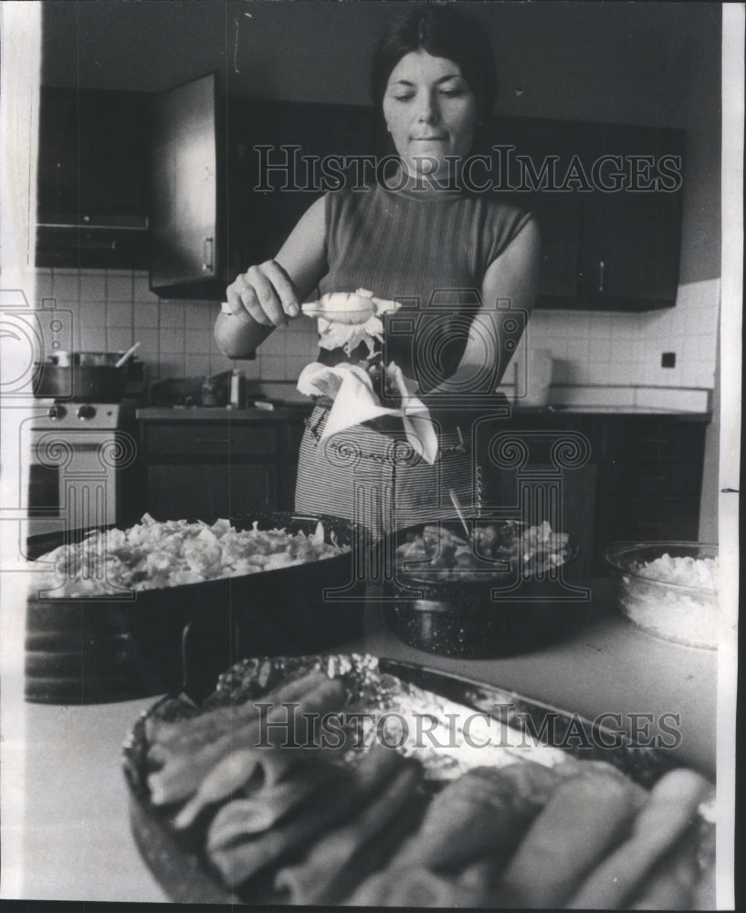 1970 Hull House Fiesta Luis Frontany Jane-Historic Images