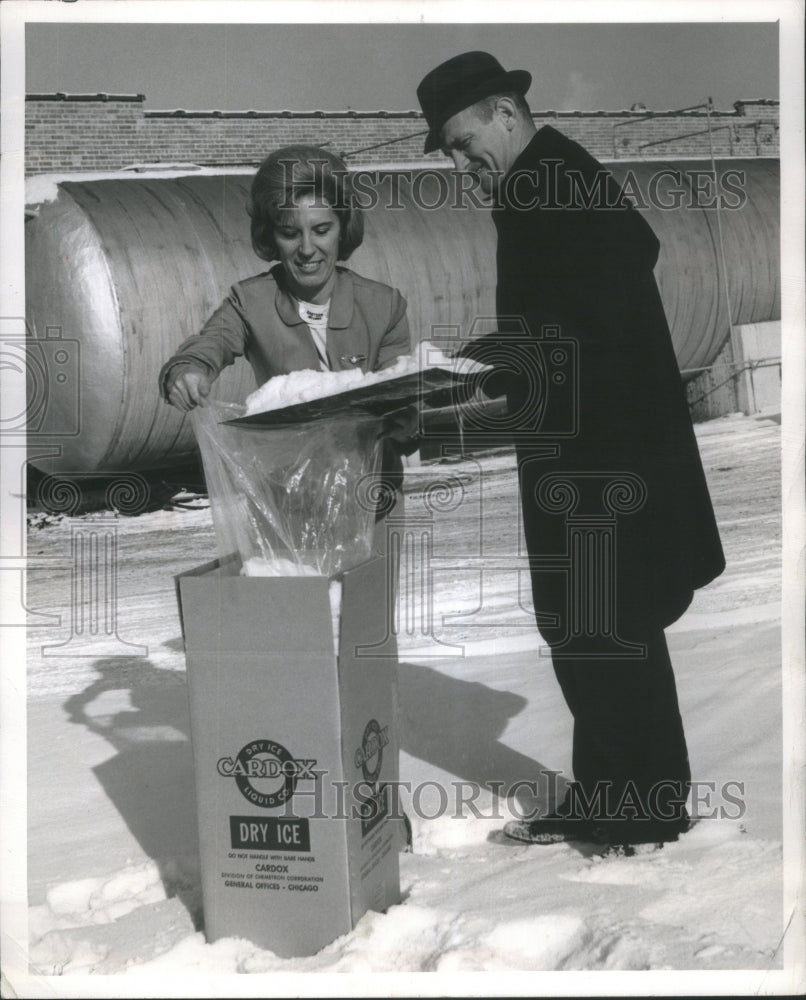 1963 Sue Boon Ralph Frost Pack Snow Dry Ice - Historic Images