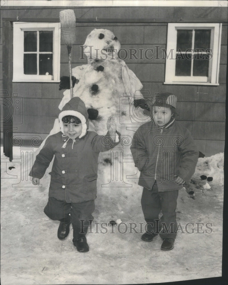 1960 Talkative Snowman Sings A Little, Too - Historic Images