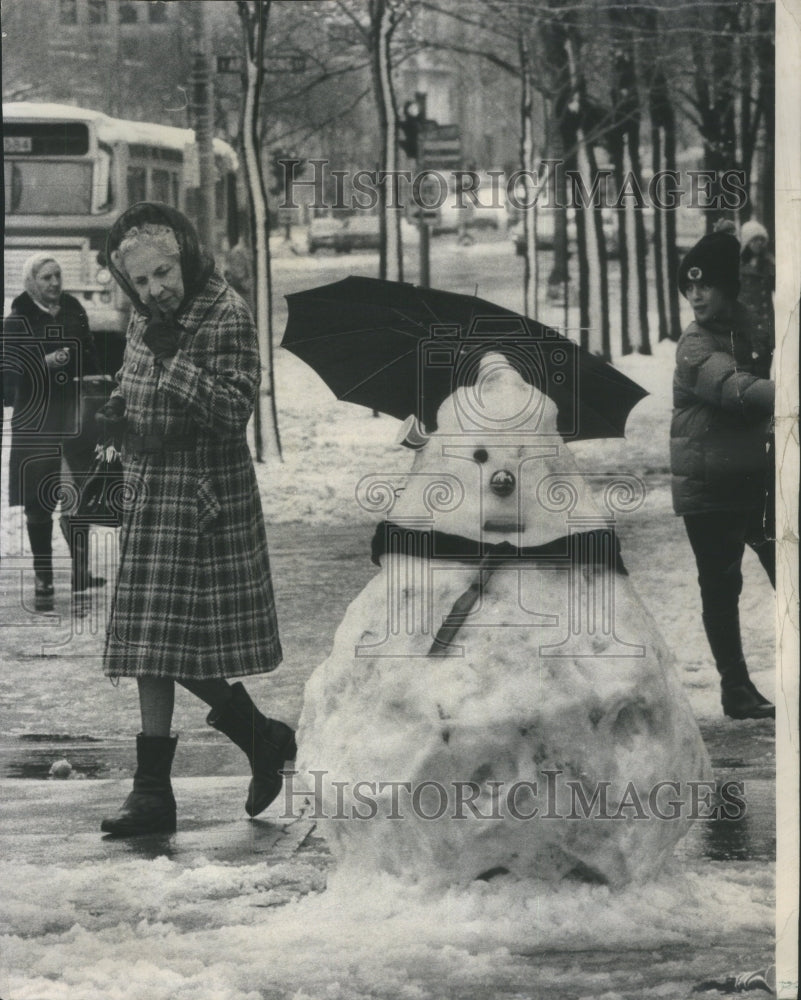 1975 Snowmen Michigan Chicago Thursday Pass - Historic Images