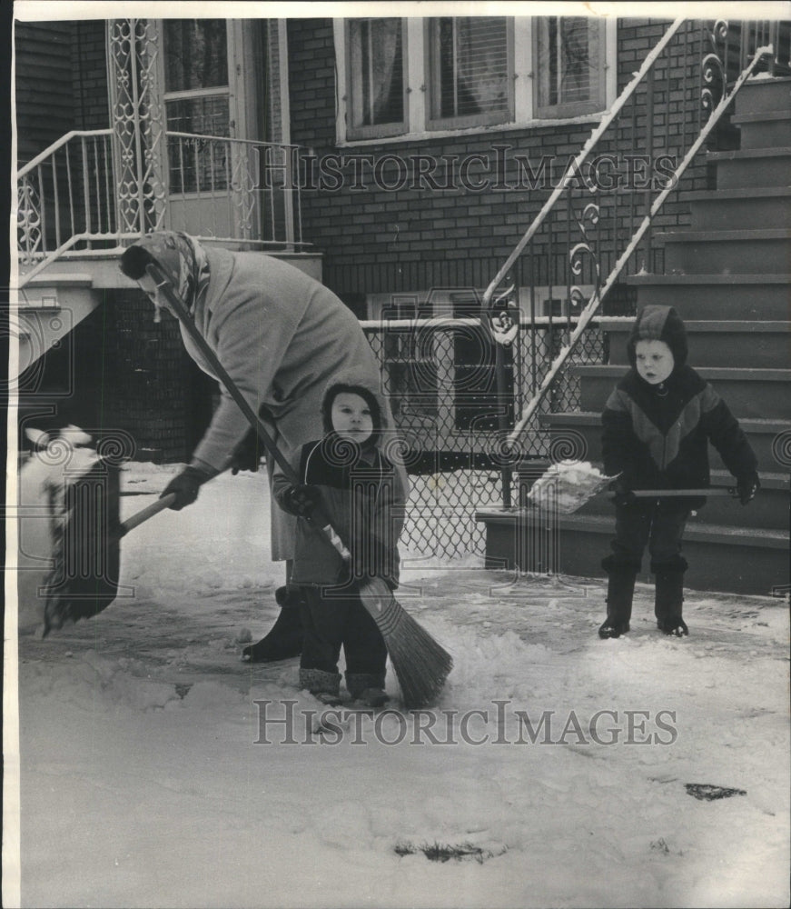 1965 Snow Storms Chicago Area - Historic Images