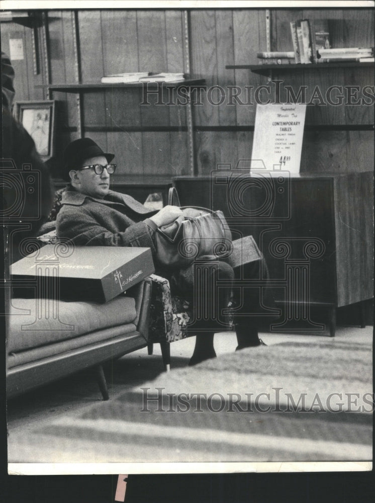 1967 Press Photo Pop.Leo Schwi~ Devon Shooping Center - RRU72835 - Historic Images