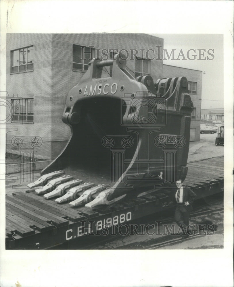 1975 Press Photo Abex AMSCO Division IC Industries Big - RRU72935 - Historic Images