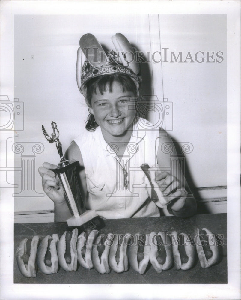 1959 Betty Kaczmarek Hot Dog Queen - Historic Images