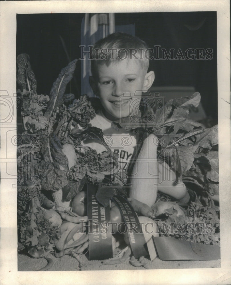 1948 Press Photo Gary Schroeder vegetables blue ribbon - Historic Images