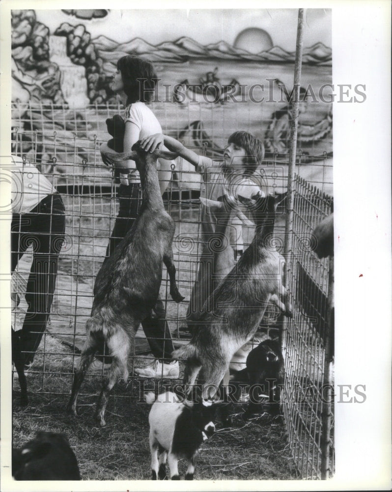 1983 Chicago County Fair Children&#39;s Zoo - Historic Images