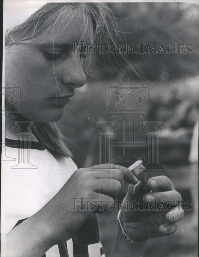 1967 Garstki  Indian Winter Site Artifact - Historic Images