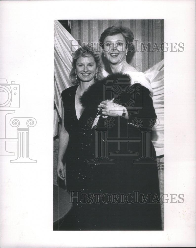 1990 Red Cross Benefit-Historic Images