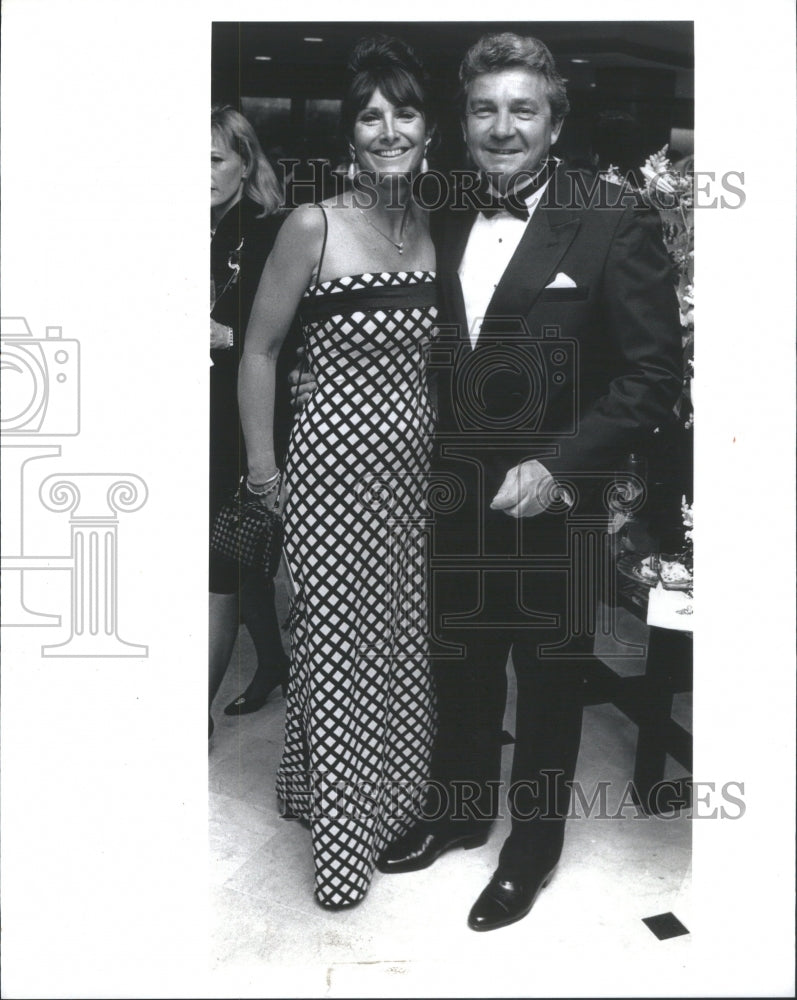 1990 Press Photo Karen Meister/Frank DiJohn/Saks Fifth - Historic Images