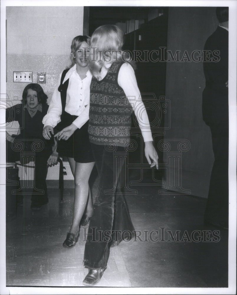 1972 Press Photo Debbie Hennessy/Debbie Perrin/Trial - RRU74133 - Historic Images