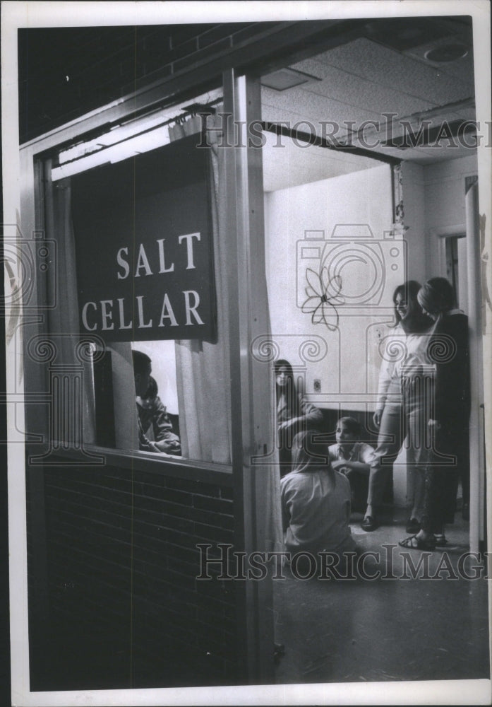 1967 Teens Salt Cellar Detroit - Historic Images