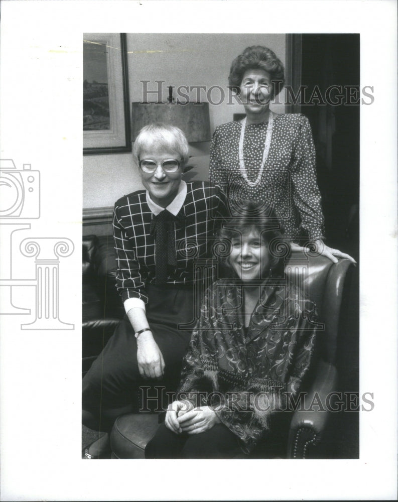 1990 Press Photo Jean Meltzer Sara Chaffetz Judy Barsey - RRU74353 - Historic Images