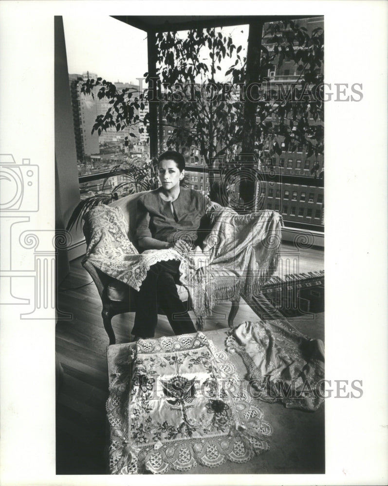 1982 Press Photo Antique Shawls/Laces/Home Decor - RRU74401 - Historic Images