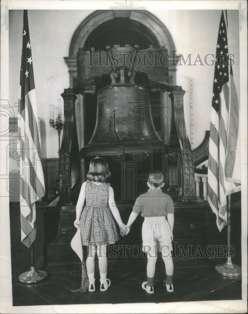 1973 Press Photo Liberty Bell Philadelphia LeVeille - Historic Images