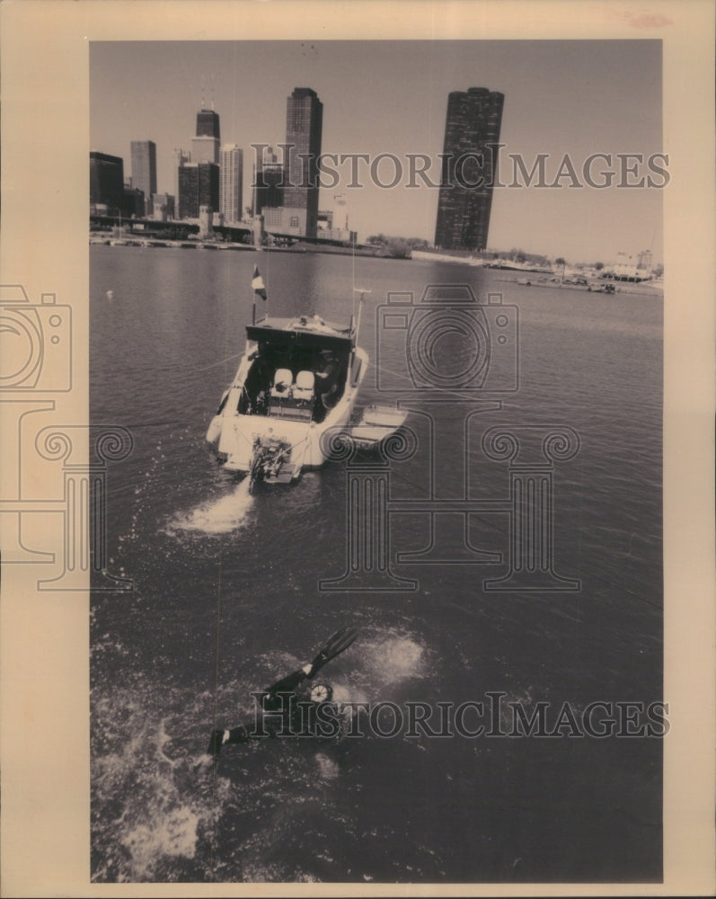 1993 Press Photo John Albergo Chicago River Salvage - RRU75029 - Historic Images