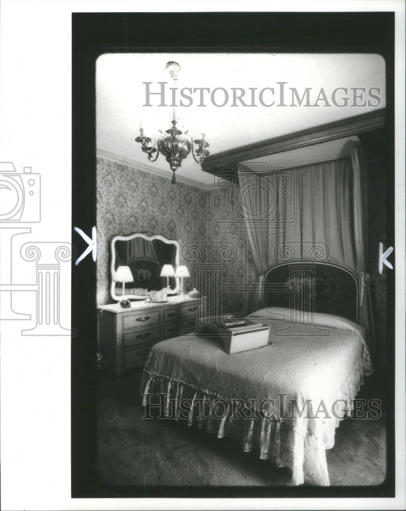 1991, Bed &amp; Breakfas Victorian Inn - RRU75619 - Historic Images