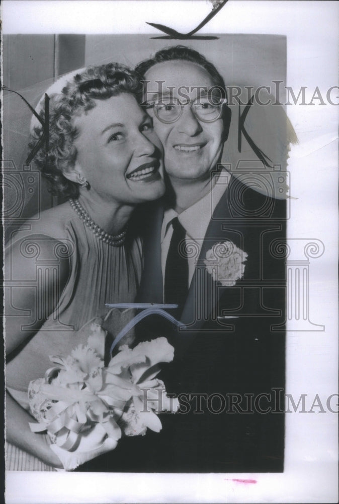 1954 Marion Huttom and Victor Schoen Wed - Historic Images