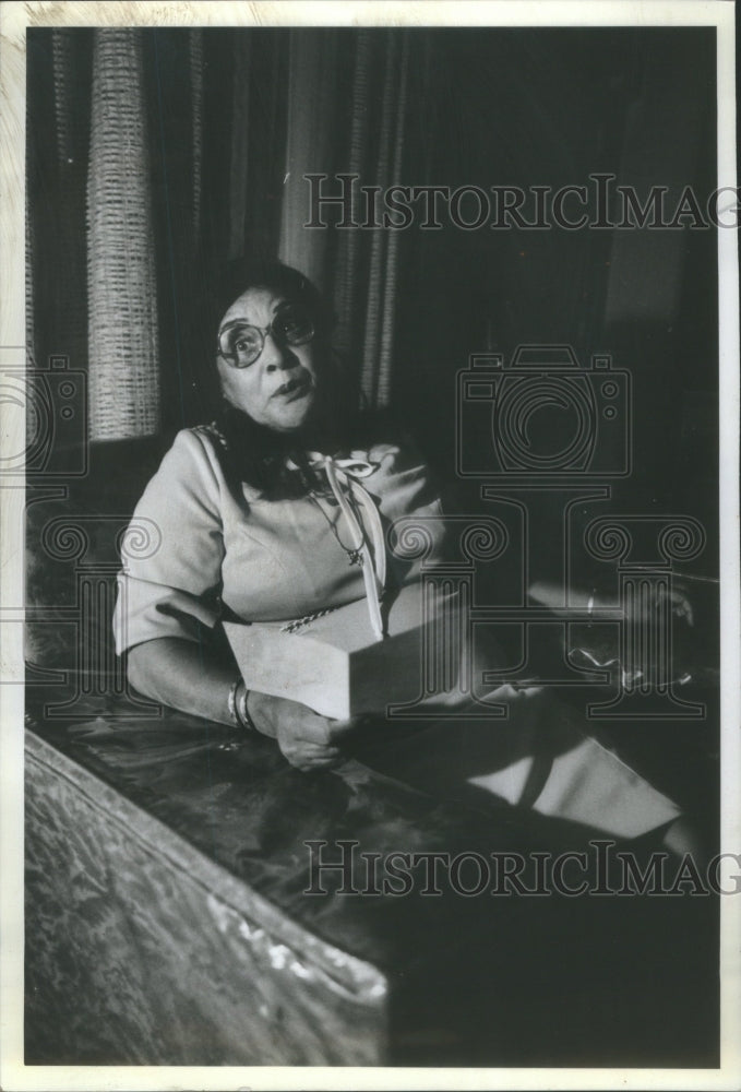 1981, Mrs. Gurlie Blackburn Son Died - RRU75957 - Historic Images