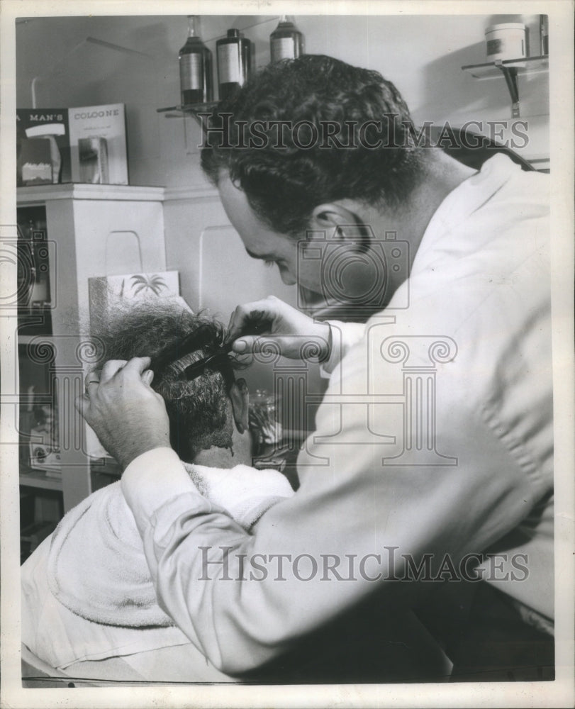 1946 Dying Hair Mens Beauty Saloon - Historic Images