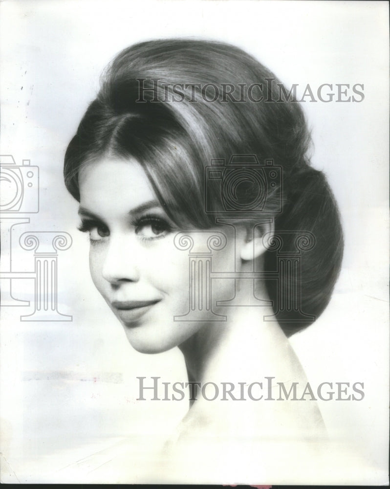 1964 Press Photo Lovelock Hairstyle Kazan Highlights - Historic Images