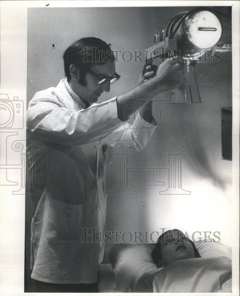 1973 Press Photo Woman having an x-ray - RRU76439 - Historic Images