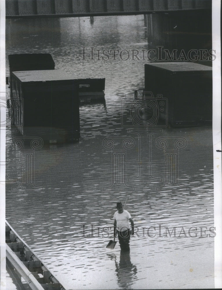 1969 Press Photo Flooding Eisenhower Expressway Forest - Historic Images