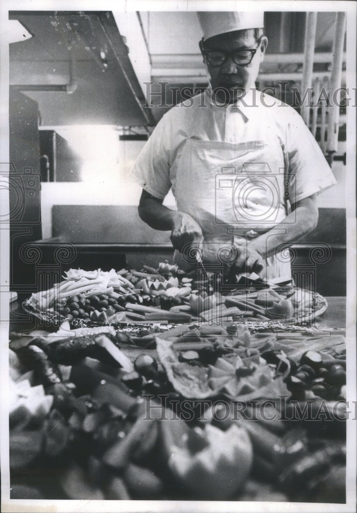 1968 Preparing Thanksgiving Dinner Army  - Historic Images